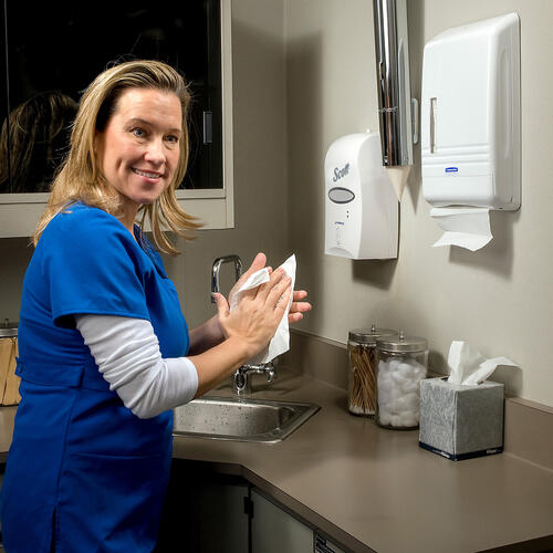 Scott Electronic Cassette Skin Care Dispenser (92147)