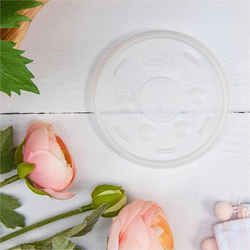 Dart 10 oz HIPS Plastic Straw-Slotted Lid - Translucent (10SL)