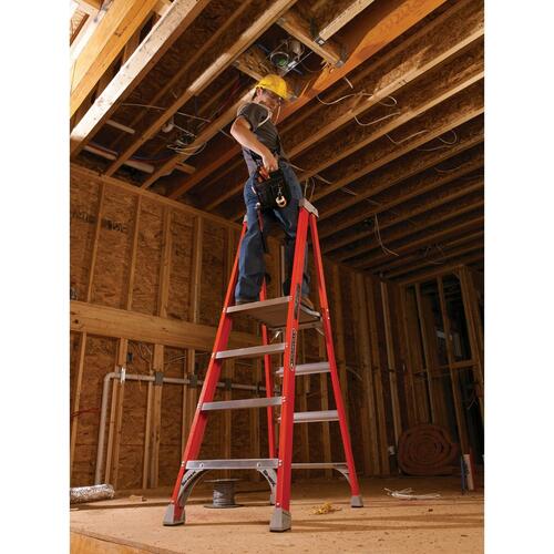 Louisville 4' Fibrglss Platform Step Ladder (FXP1704)