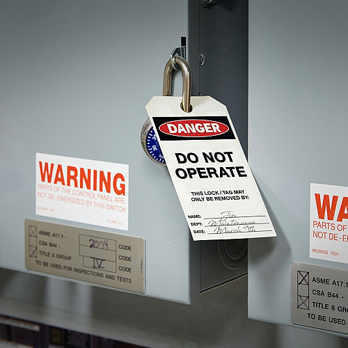 Avery UltraDuty Hazard Warning Tag Kit (62404)