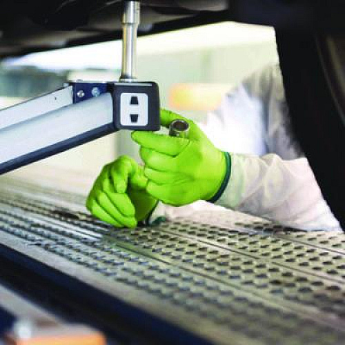 GloveWorks by AMMEX Heavy-Duty Industrial Nitrile Gloves, Powder-Free, Medium, 8 mil Thick, 9.5" Long, Green, 100/Box, 10 Boxes/Carton (GWGN44100CT)