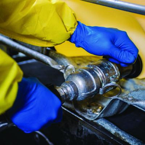 KleenGuard A70 Chemical Spray Protection Aprons, Polyethylene-Coated Fabric, One Size Fits Most, Yellow, 100/Carton (97790)