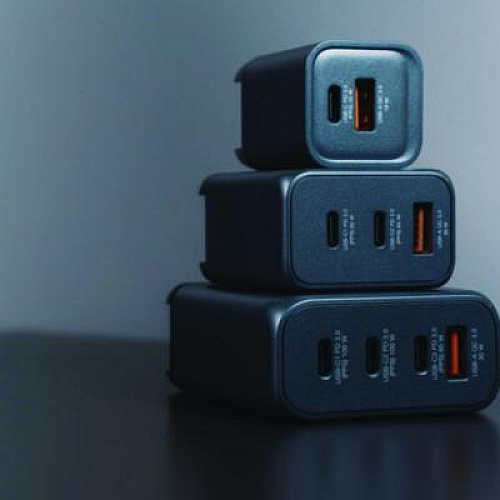 Verbatim 65 W 3-Port GaN Wall Charger, Black/Gray (32201)