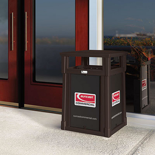 Suncast Commercial Resin Customizable Garbage Can with Covered Lid, 34.4 gal, Plastic, Java (RMCC3501)