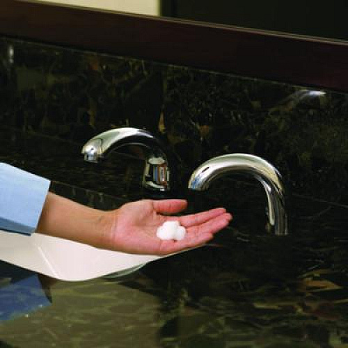 Rubbermaid Commercial TC EnrichedLotion Free 'N Clean Soap Refill, Unscented, 800 mL, 4/Carton (402363)