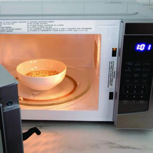 Avanti 1.1 cu ft Compact Microwave Oven, 1,000 W, Mirror-Finish (MT116V4M)