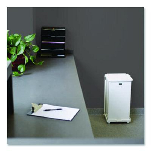 Rubbermaid Commercial Defenders Heavy-Duty Steel Step Can, 6.5 gal, Steel, White (ST12EPLWH)