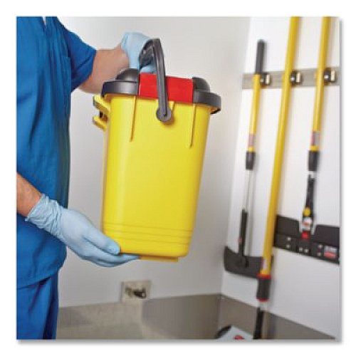 Rubbermaid Commercial HYGEN HYGEN Charging Bucket, 6.8 gal, Yellow (Q95088YW)