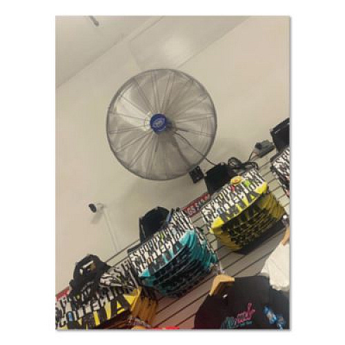 Global Industrial Washdown Wall Mount Fan, 30", 1 Speed, Silver (293019)