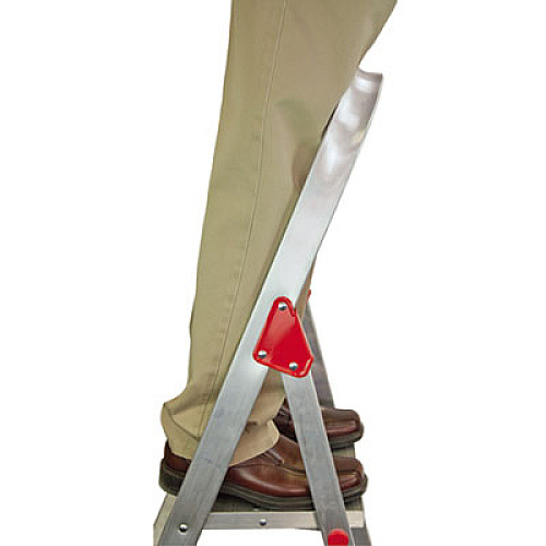 Louisville ALUMINUM EURO PLATFORM LADDER, 8 FT WORKING HEIGHT, 200 LBS CAPACITY, 4 STEP, ALUMINUM/RED (L234604)
