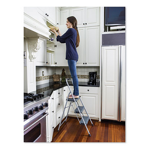 Louisville BLACK AND DECKER STEEL STEP STOOL, 3-STEP, 200 LB CAPACITY, GRAY (BXL436003)
