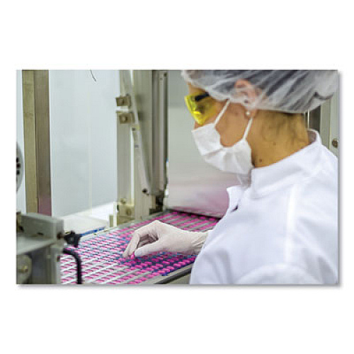 SemperCare Stretch Vinyl Examination Gloves, Powder-Free, Medium, 5 mil Thick, 9.45" Long, Cream, 100/Box, 10 Boxes/Carton (SCVNP103)